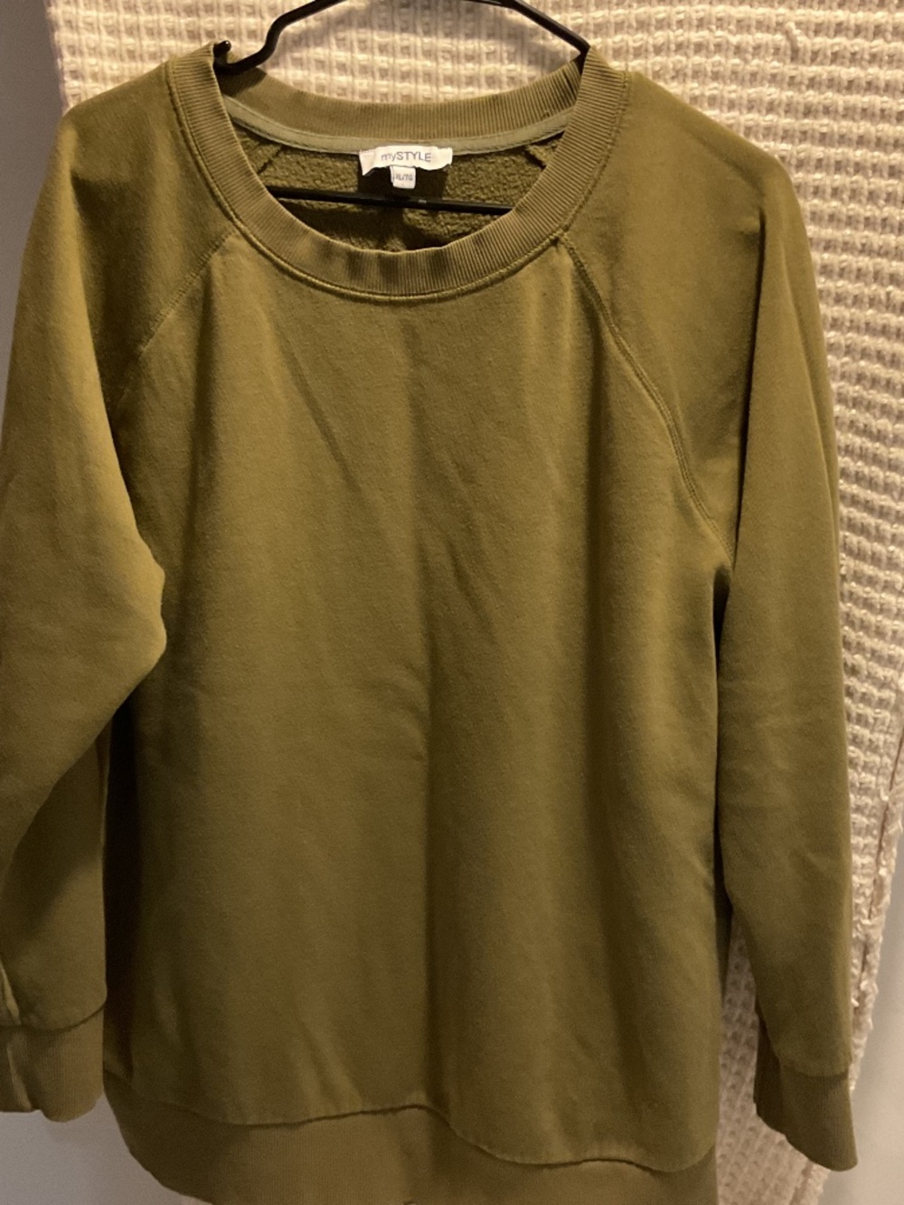 Olive green sweat top xl